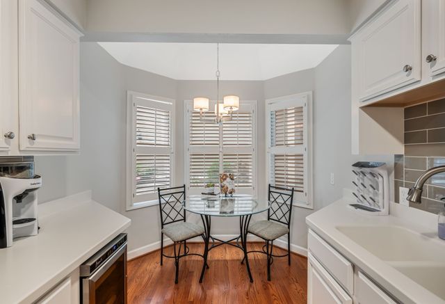 3818 West End Ave Apt 105, Nashville, TN 37205