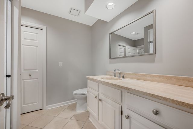 3818 West End Ave Apt 105, Nashville, TN 37205