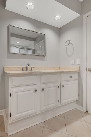 3818 West End Ave Apt 105, Nashville, TN 37205