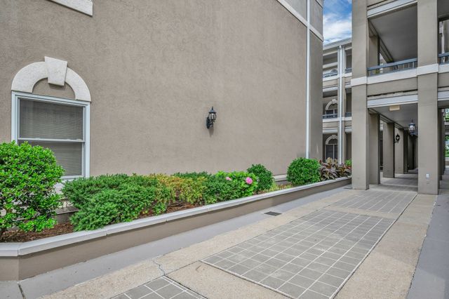 3818 West End Ave Apt 105, Nashville, TN 37205