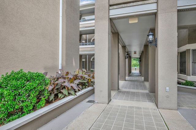 3818 West End Ave Apt 105, Nashville, TN 37205