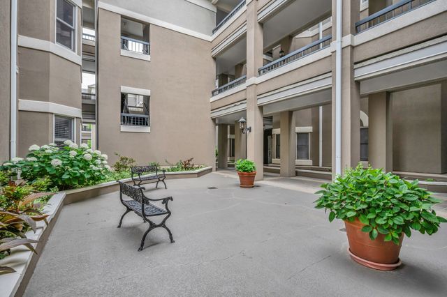 3818 West End Ave Apt 105, Nashville, TN 37205