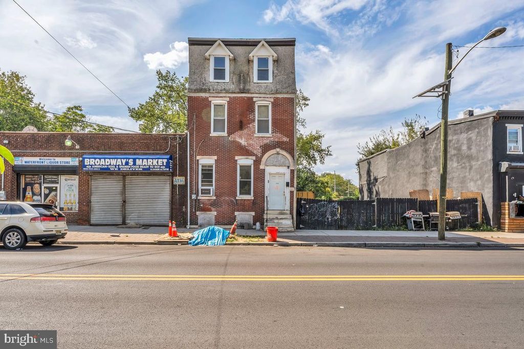 1715 S BROADWAY, Camden, NJ 08104