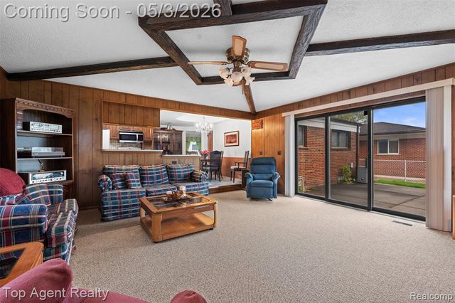 11495 Applewood Drive, Warren, MI 48093