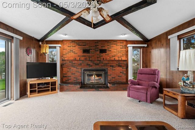 11495 Applewood Drive, Warren, MI 48093