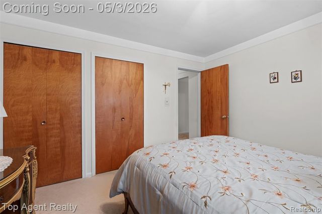 11495 Applewood Drive, Warren, MI 48093