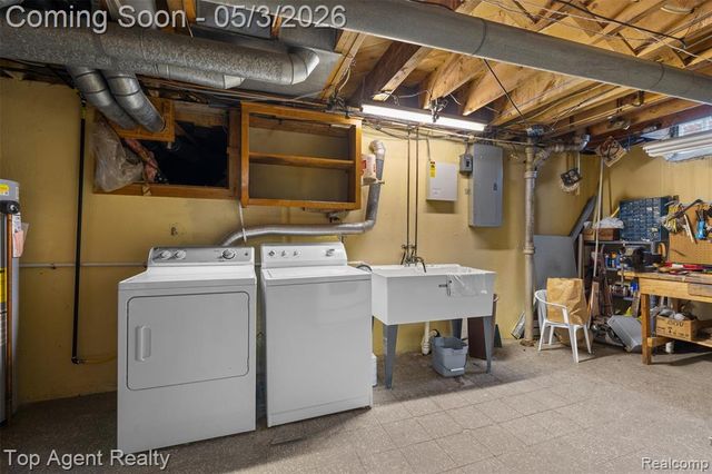11495 Applewood Drive, Warren, MI 48093