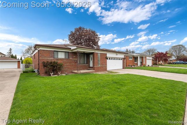 11495 Applewood Drive, Warren, MI 48093