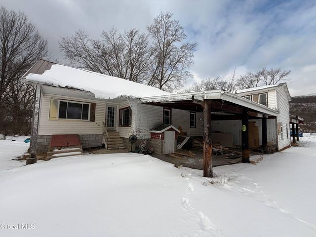 48 Champlain Avenue, Whitehall, NY 12887