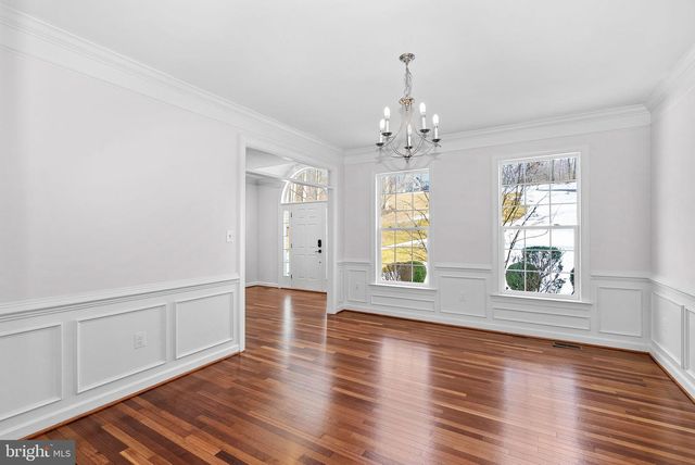 17229 GRAND VALLEY CT, Round Hill, VA 20141