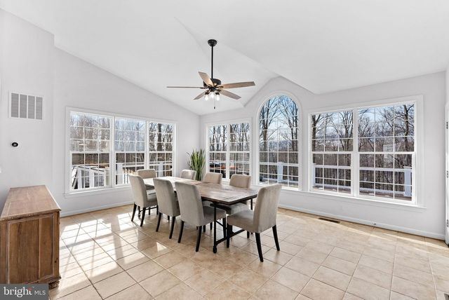 17229 GRAND VALLEY CT, Round Hill, VA 20141