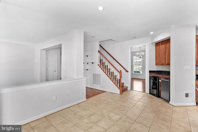 17229 GRAND VALLEY CT, Round Hill, VA 20141