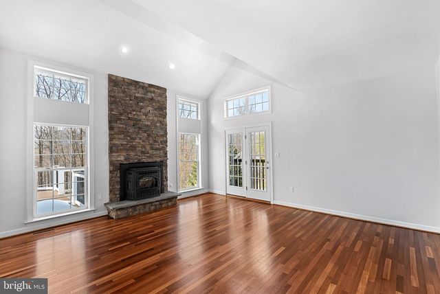 17229 GRAND VALLEY CT, Round Hill, VA 20141