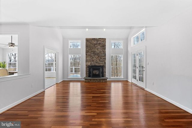 17229 GRAND VALLEY CT, Round Hill, VA 20141