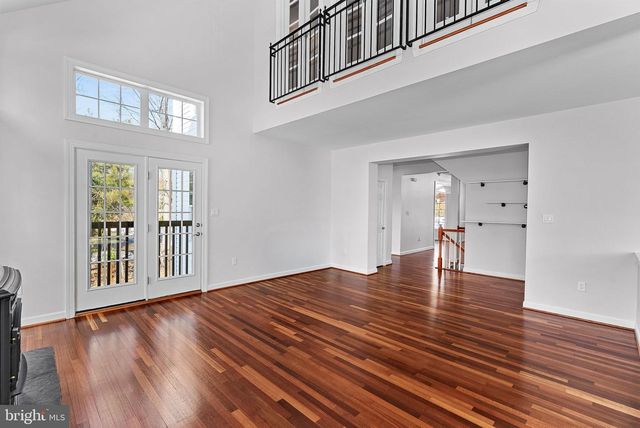 17229 GRAND VALLEY CT, Round Hill, VA 20141