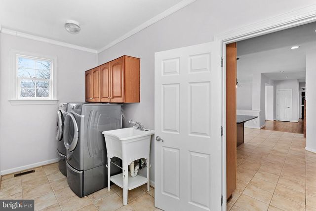 17229 GRAND VALLEY CT, Round Hill, VA 20141