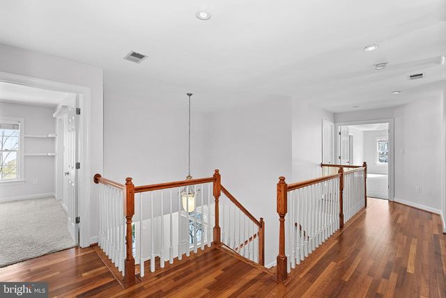 17229 GRAND VALLEY CT, Round Hill, VA 20141