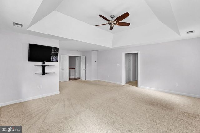 17229 GRAND VALLEY CT, Round Hill, VA 20141