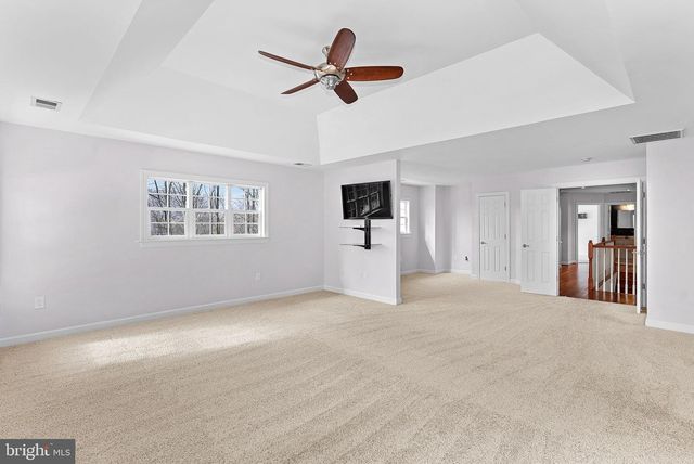 17229 GRAND VALLEY CT, Round Hill, VA 20141