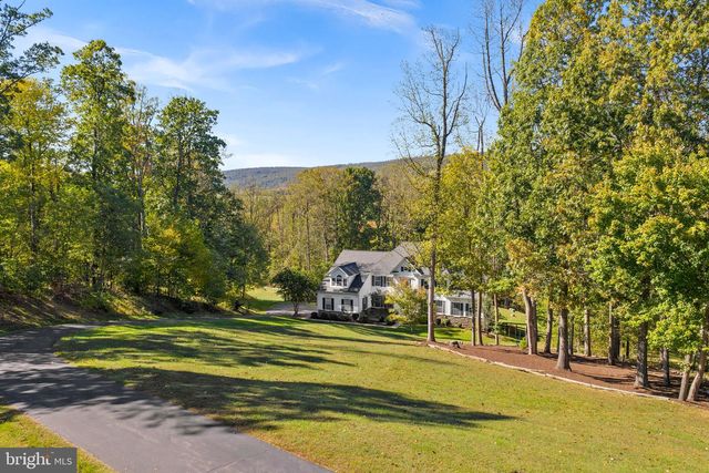 17229 GRAND VALLEY CT, Round Hill, VA 20141