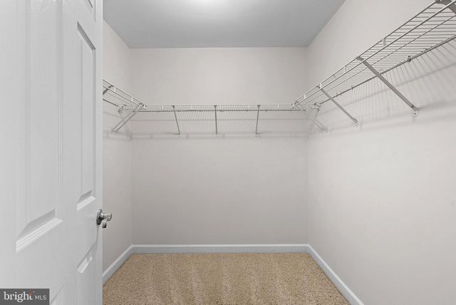 17229 GRAND VALLEY CT, Round Hill, VA 20141