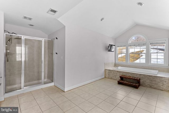 17229 GRAND VALLEY CT, Round Hill, VA 20141