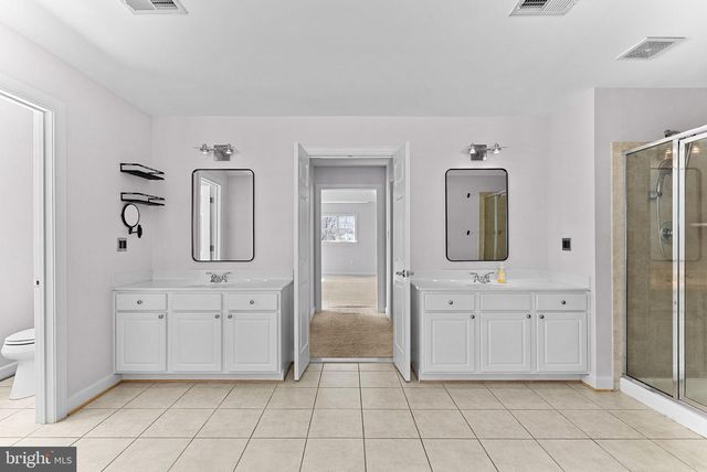 17229 GRAND VALLEY CT, Round Hill, VA 20141