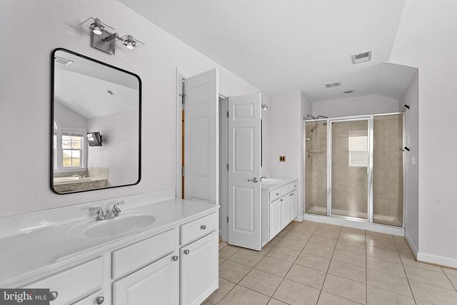 17229 GRAND VALLEY CT, Round Hill, VA 20141