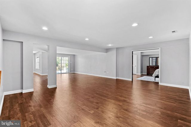 17229 GRAND VALLEY CT, Round Hill, VA 20141