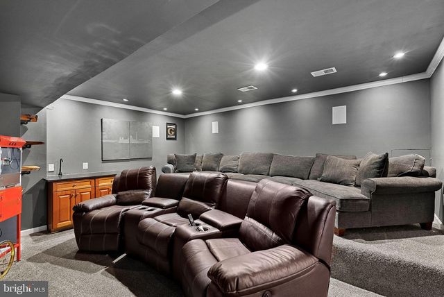 17229 GRAND VALLEY CT, Round Hill, VA 20141