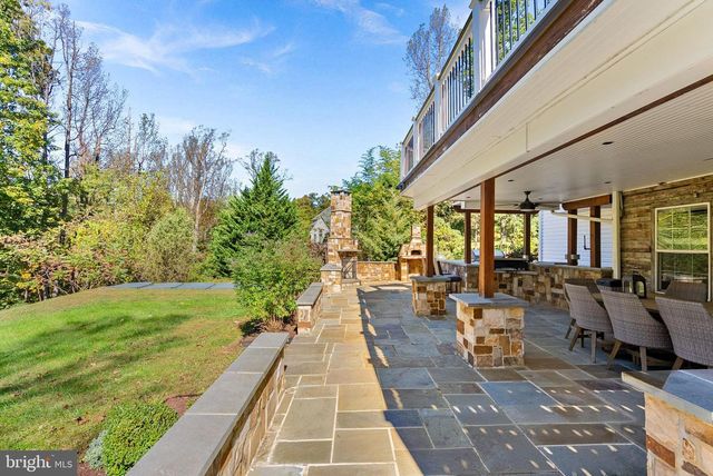 17229 GRAND VALLEY CT, Round Hill, VA 20141