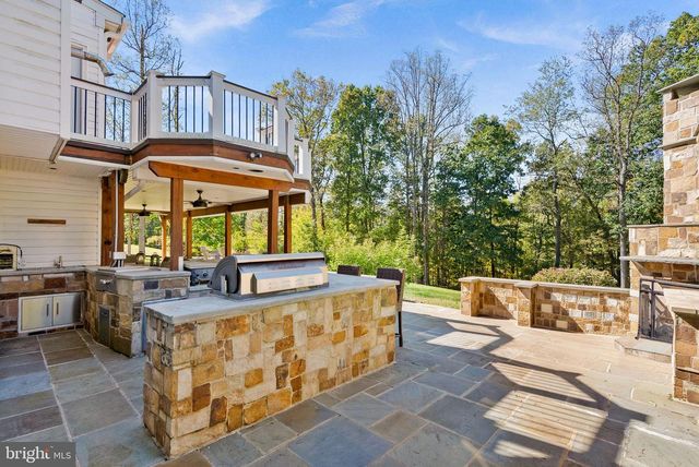 17229 GRAND VALLEY CT, Round Hill, VA 20141