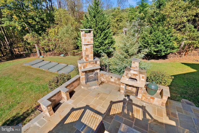 17229 GRAND VALLEY CT, Round Hill, VA 20141