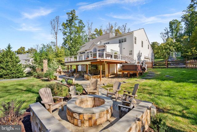 17229 GRAND VALLEY CT, Round Hill, VA 20141