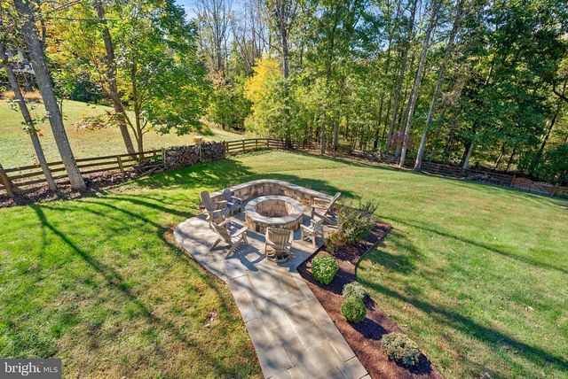 17229 GRAND VALLEY CT, Round Hill, VA 20141