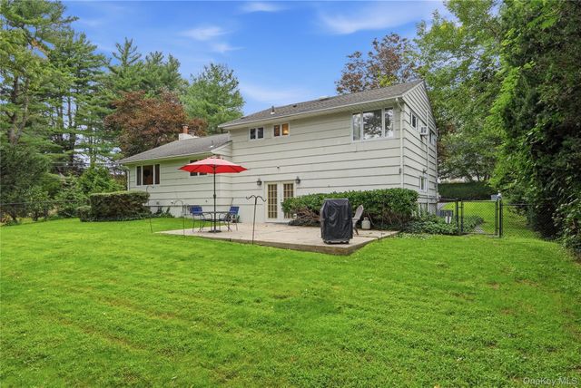 30 Oregon Drive, Huntington Station, NY 11746