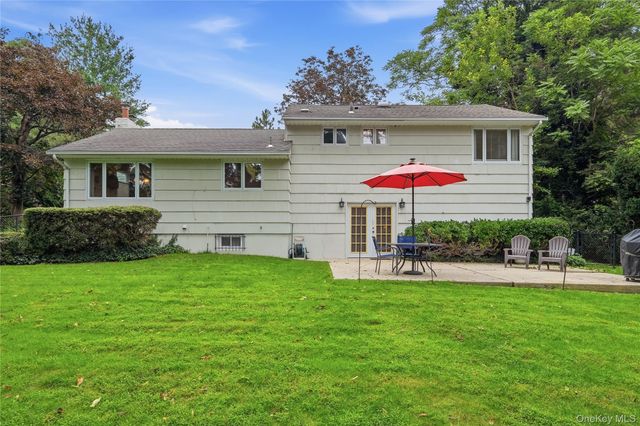 30 Oregon Drive, Huntington Station, NY 11746