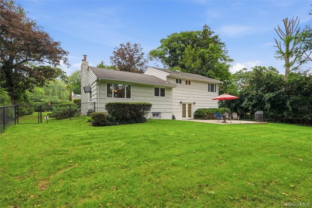 30 Oregon Drive, Huntington Station, NY 11746