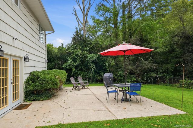 30 Oregon Drive, Huntington Station, NY 11746