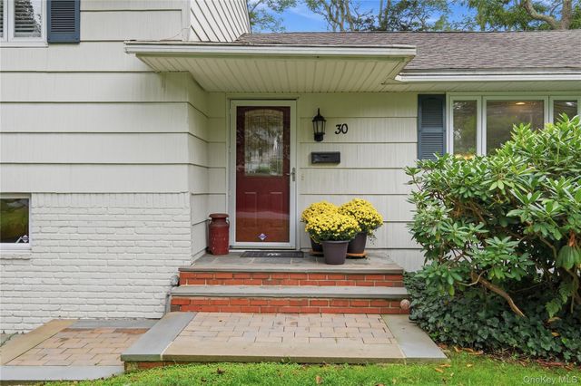 30 Oregon Drive, Huntington Station, NY 11746