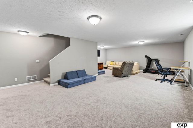 11503 Shepard Street, Papillion, NE 68046