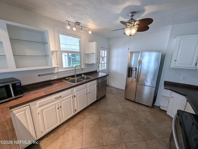 5143 PALMER Avenue, Jacksonville, FL 32210