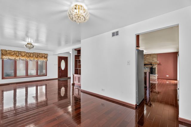 14631 Knox Avenue, Midlothian, IL 60445