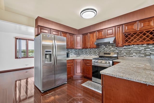 14631 Knox Avenue, Midlothian, IL 60445
