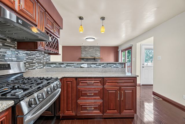 14631 Knox Avenue, Midlothian, IL 60445