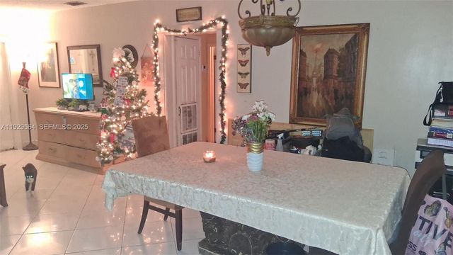 750 NE 171st St, North Miami Beach, FL 33162