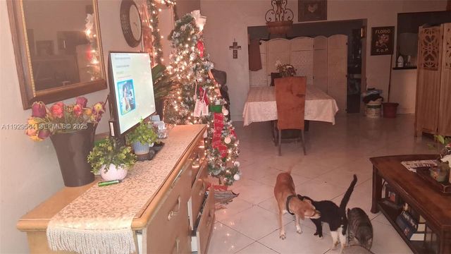 750 NE 171st St, North Miami Beach, FL 33162