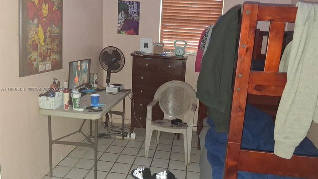 750 NE 171st St, North Miami Beach, FL 33162