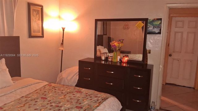 750 NE 171st St, North Miami Beach, FL 33162