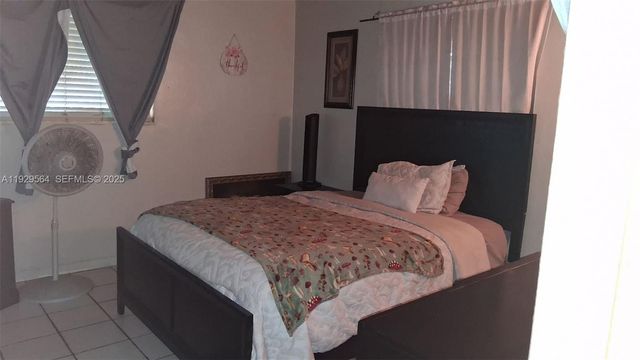 750 NE 171st St, North Miami Beach, FL 33162